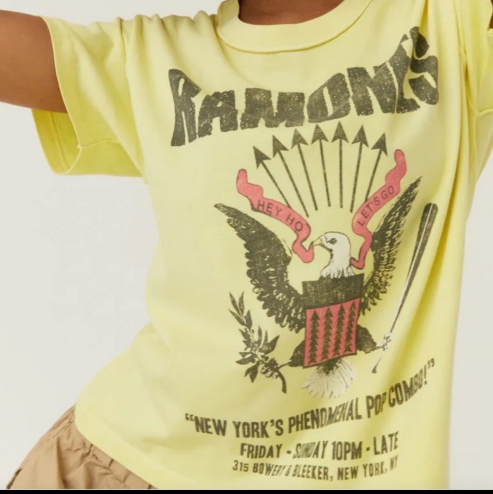 Daydreamer Ramones Band Tee Faded Yellow Tee Size Small